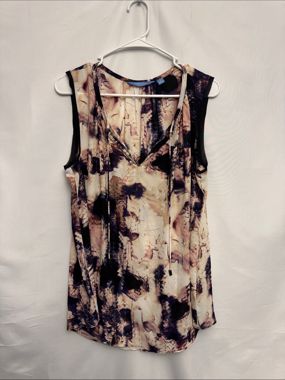 Sleeveless Simply Vera Wang Tie-Neck Printed Blouse - Cream & Black Size L